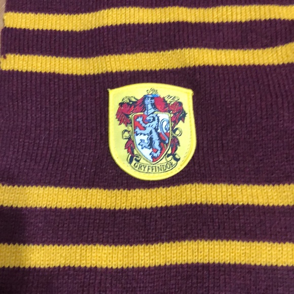 Harry Potter Scarf - Picture 2 of 4